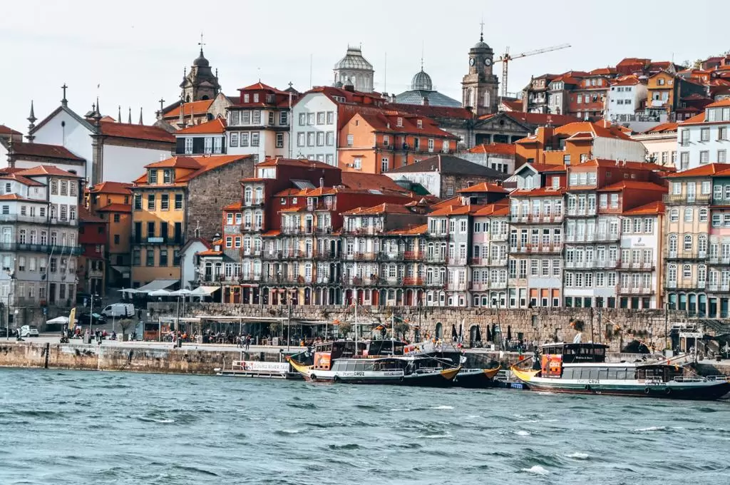 Portugal road trip | Porto harbor | jillonjourney