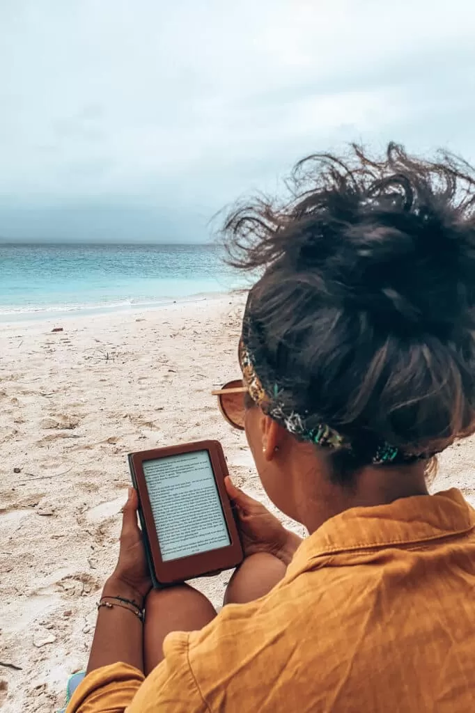 An ebook reader is perfect for minimalist travel / E-Books sparen Platz beim minimalistisch Packen